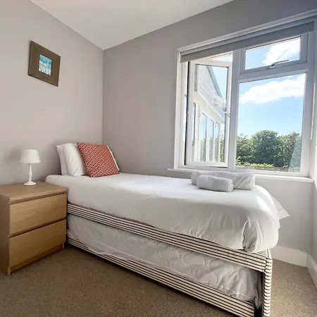 Bright With 3 Bedrooms And Garden In Porthlevan Casa de Férias